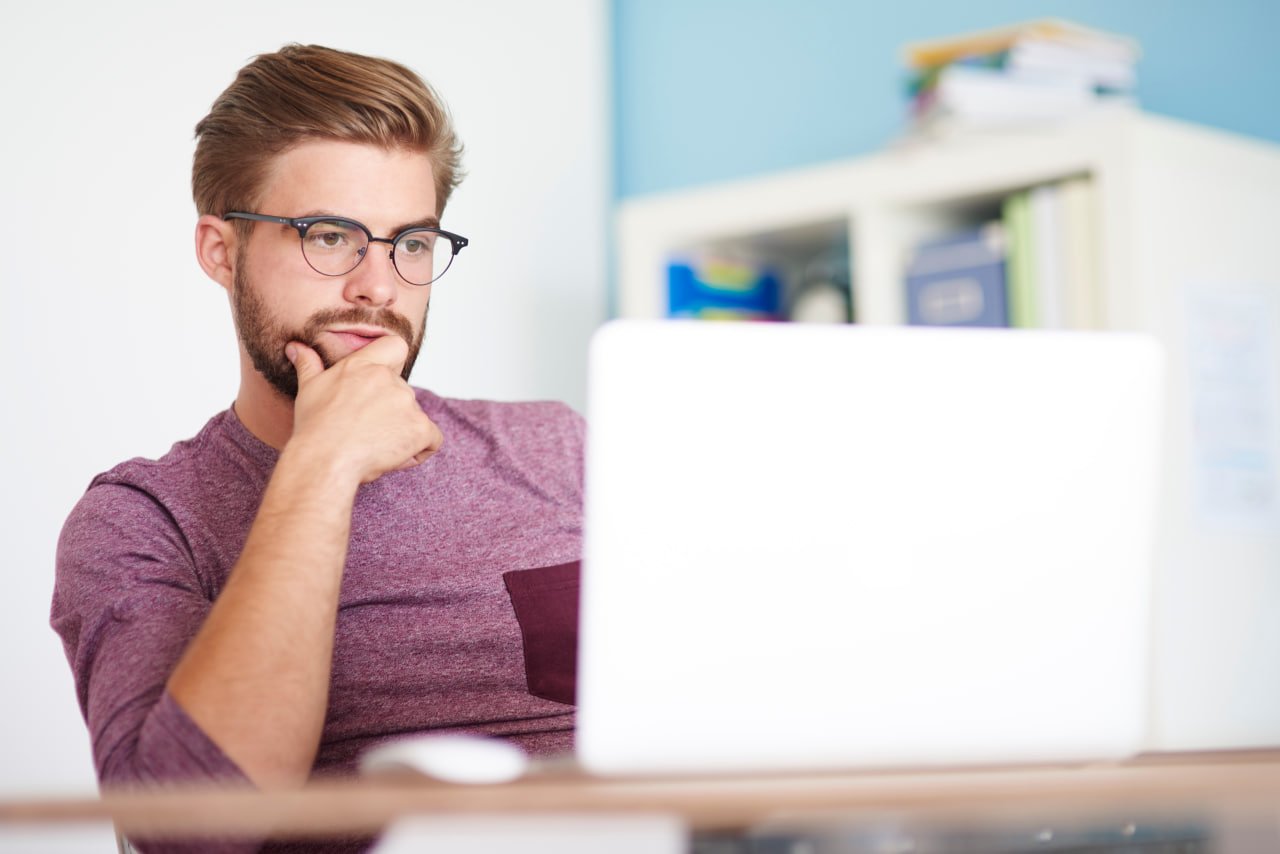 A freelancer thinking of ways to overcome the slump in freelance work.